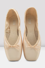 Amelie, Pointe Shoes